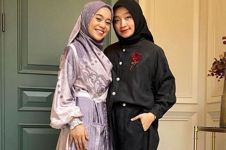 Detail Gambar Lebaran Bersama Keluarga Gambar Seni Ukir Wanita Nomer 34