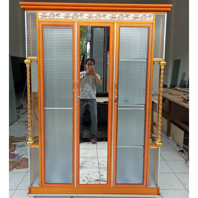 Detail Gambar Lemari Aluminium 3 Pintu Nomer 16