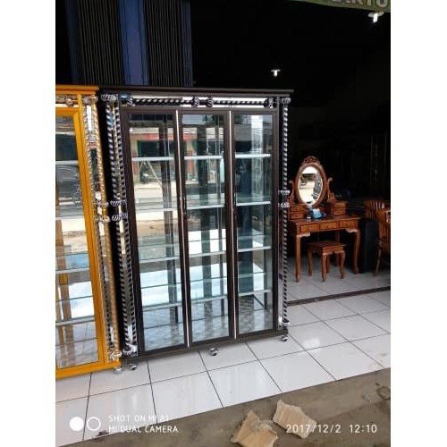 Detail Gambar Lemari Aluminium 3 Pintu Nomer 55