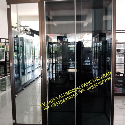 Detail Gambar Lemari Pakaian 3 Pintu Aluminium Nomer 39