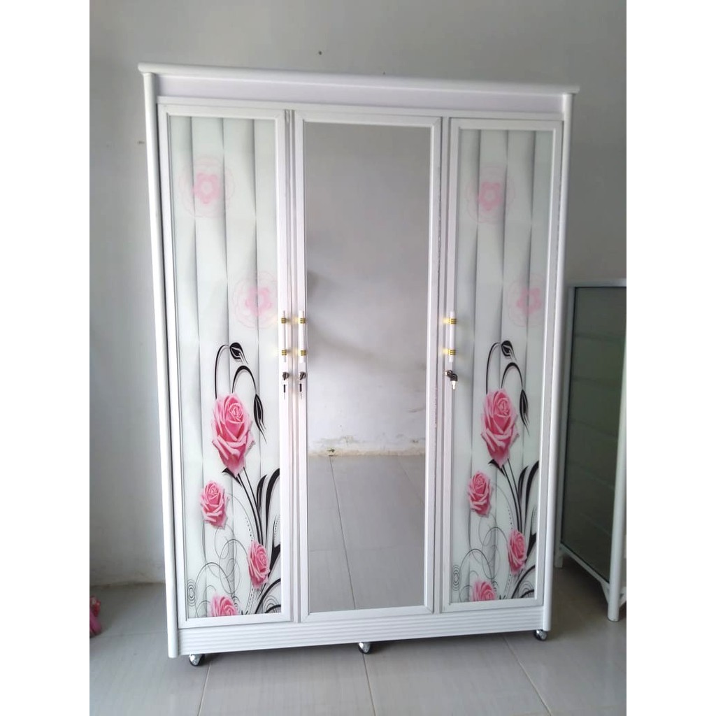 Detail Gambar Lemari Pakaian 3 Pintu Aluminium Nomer 6