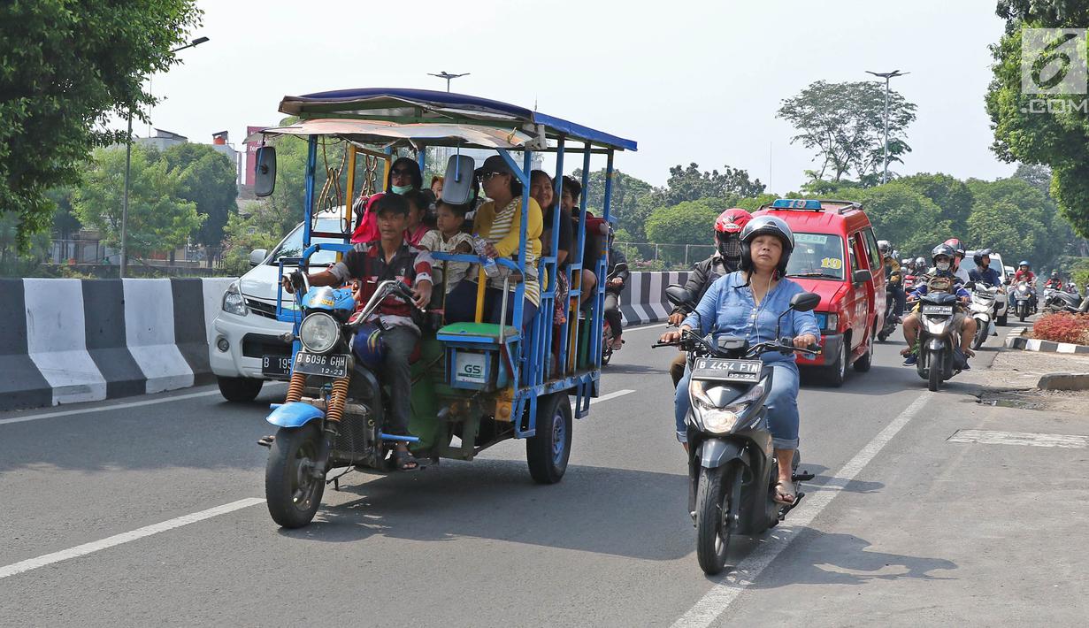 Detail Gambar Liburan Naik Motor Nomer 26