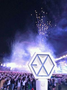 Detail Gambar Lightstick Exo Saat Konser Nomer 3