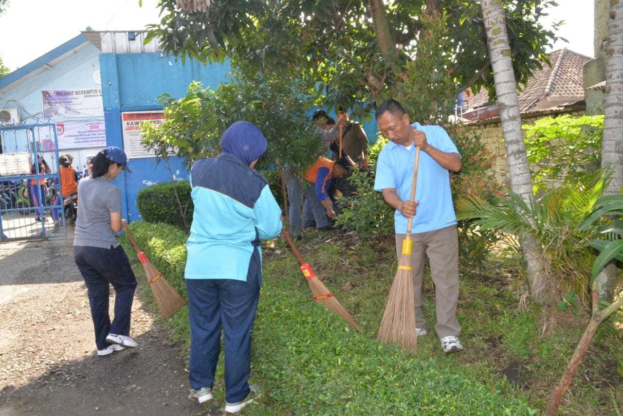 Detail Gambar Lingkungan Sekolah Bersih Nomer 35