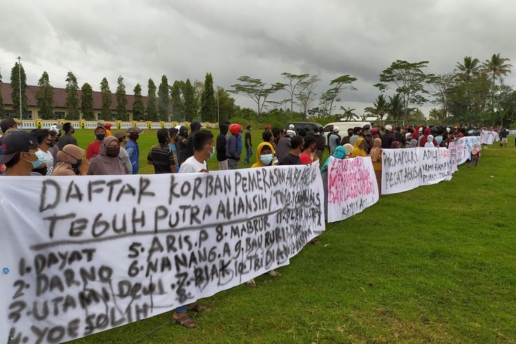 Detail Gambar Lingkyngan Berdampingan Dengan Uang Nomer 22