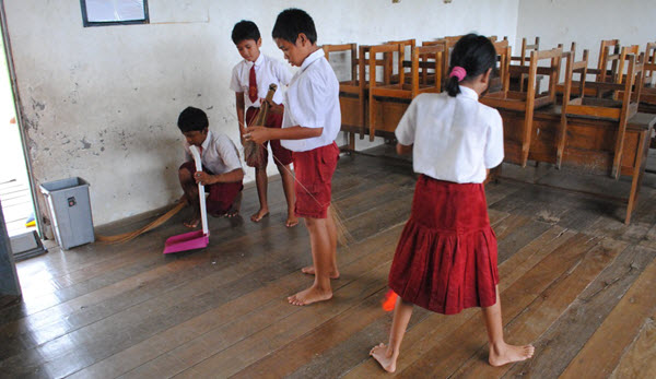 Detail Contoh Sikap Persatuan Di Sekolah Nomer 4