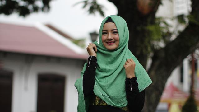 Detail Gambar Logo Pasien Cewek Jilbab Nomer 38