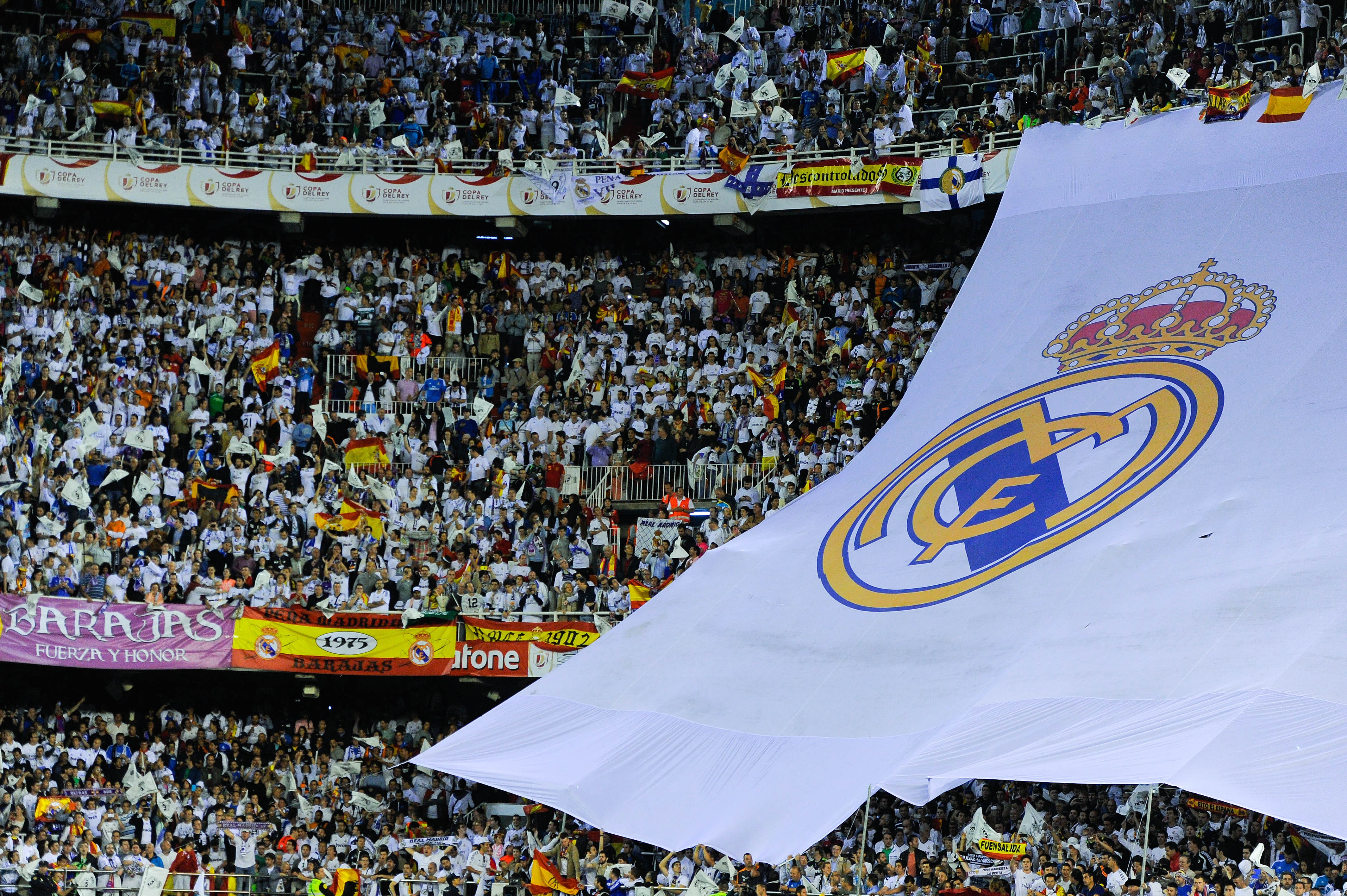 Detail Gambar Logo Real Madrid Nomer 43