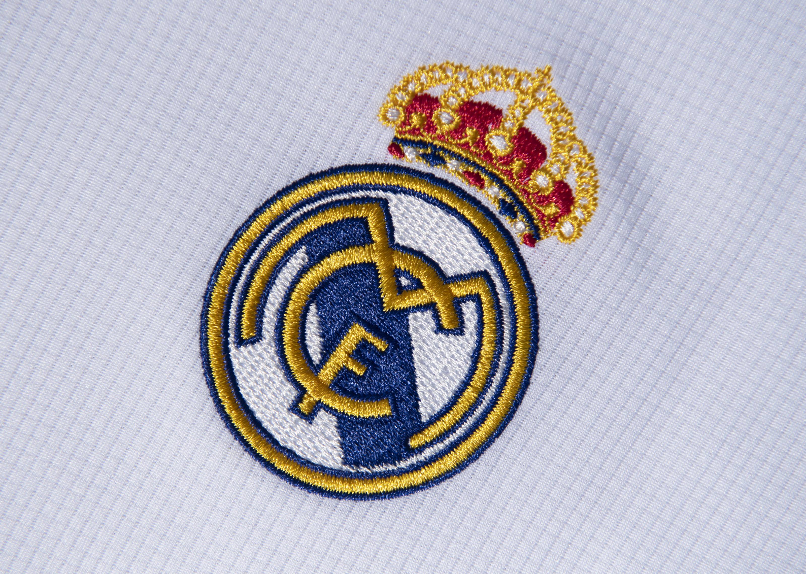 Detail Gambar Logo Real Madrid Nomer 56