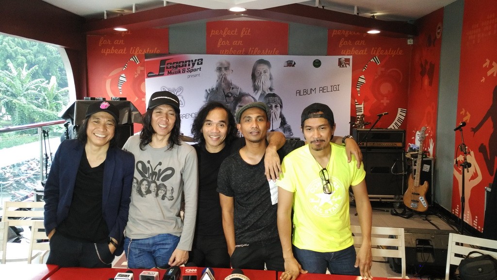 Detail Gambar Logo Slank Palalopeyank Logo Slank Palalopeyank Nomer 51