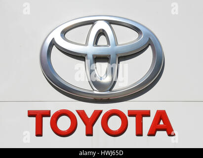 Detail Gambar Logo Toyota Nomer 40