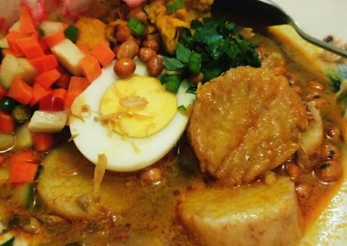 Detail Gambar Lontong Kari Ayam Nomer 23