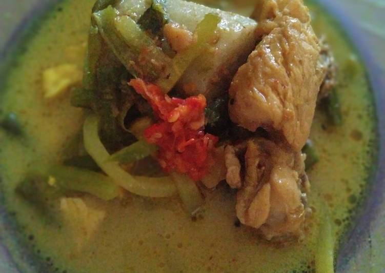 Detail Gambar Lontong Kari Ayam Nomer 27