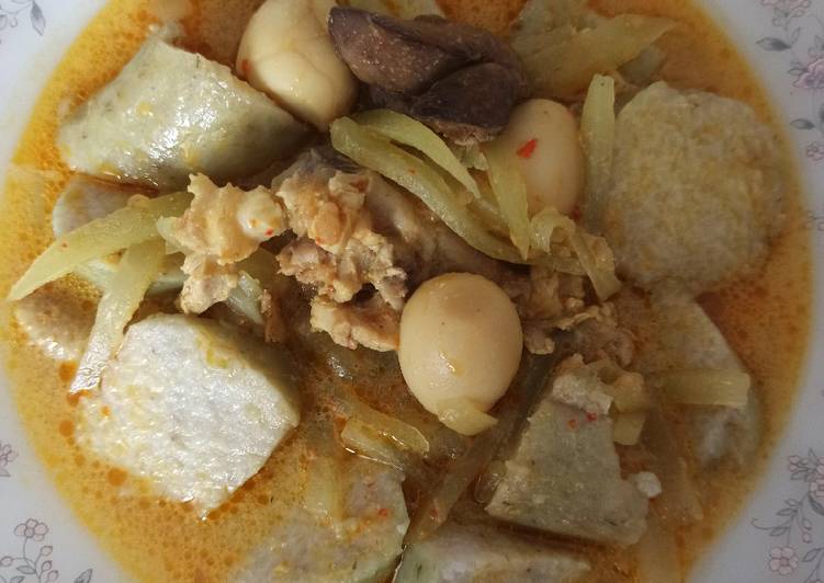 Detail Gambar Lontong Kari Ayam Nomer 5