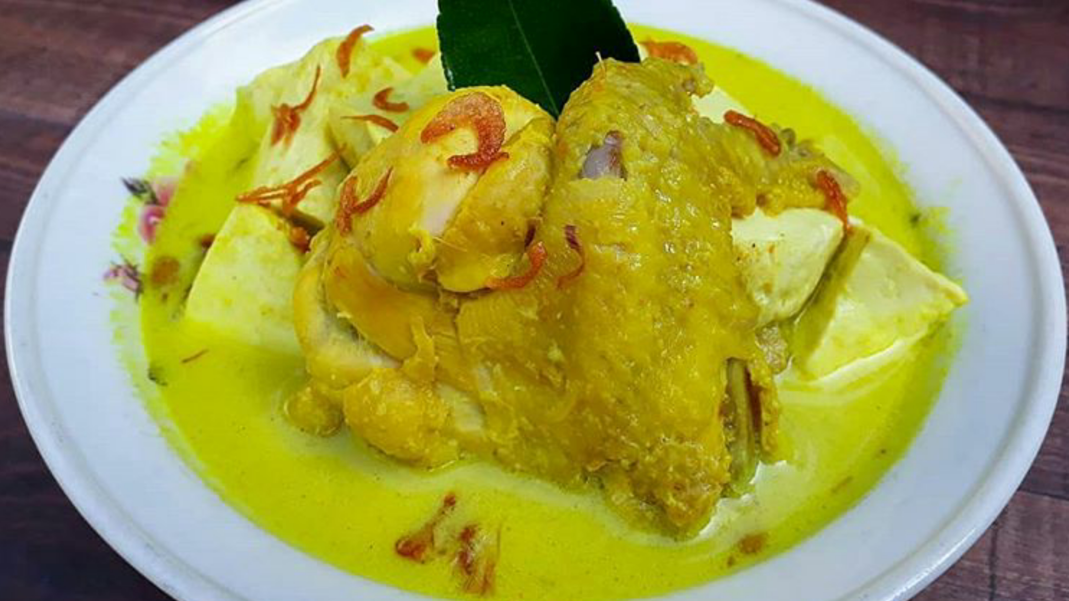 Detail Gambar Lontong Opor Ayam Nomer 42