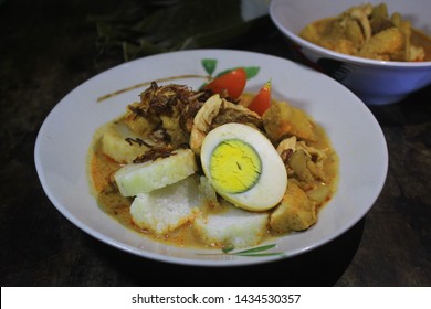 Detail Gambar Lontong Opor Ayam Nomer 50