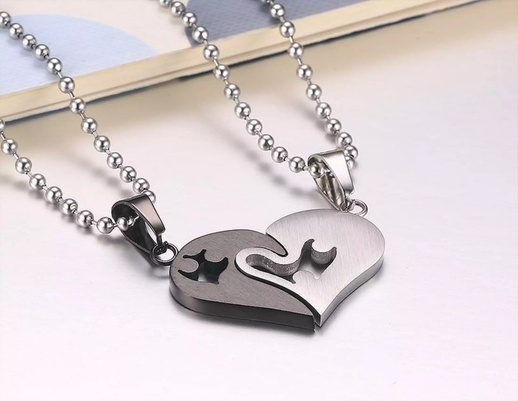 Detail Gambar Love Romantis Kalung Couple Love Warna Hitam Nomer 13