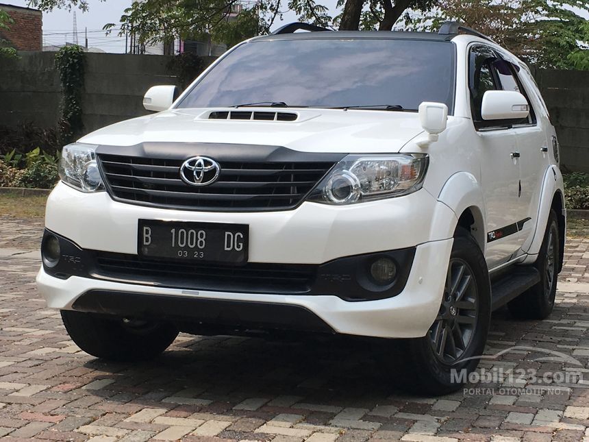 Detail Gambar Luar Dalam Mobil Fortuner Nomer 27