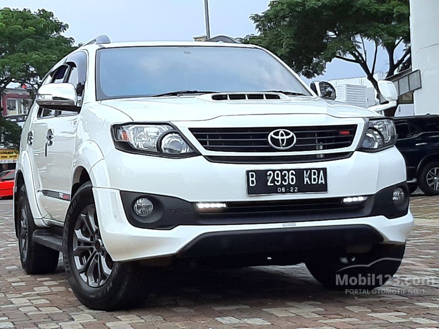 Detail Gambar Luar Dalam Mobil Fortuner Nomer 29