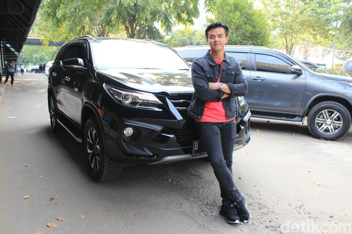 Detail Gambar Luar Dalam Mobil Fortuner Nomer 54