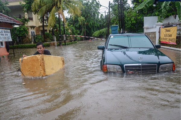 Detail Gambar Lucu Banjir Di Jakarta Nomer 18