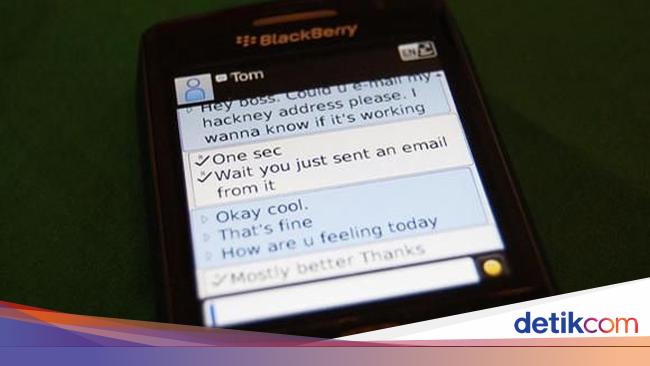 Detail Gambar Lucu Blackberry Vs Android Tentang Sepak Bola Nomer 8