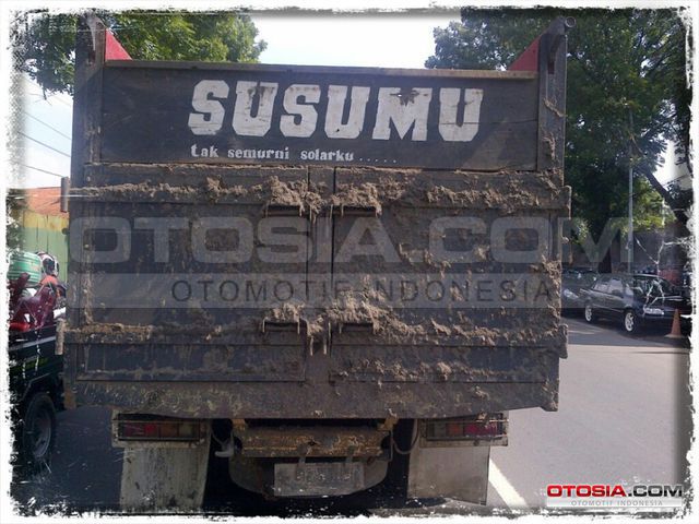 Detail Gambar Lucu Di Mobil Truk Nomer 45