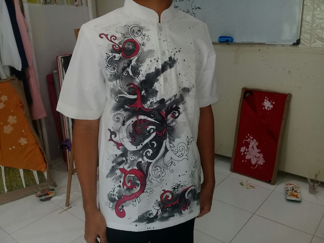 Detail Gambar Lukisan Baju Kaos Batik Nomer 18