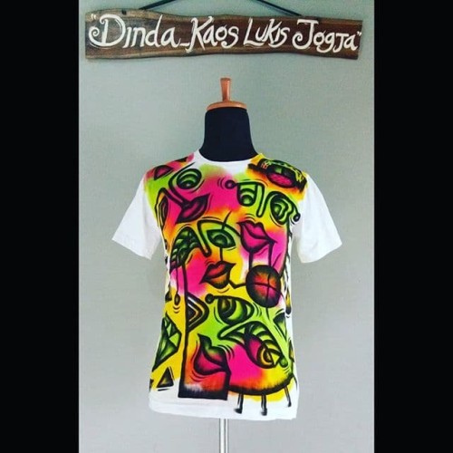 Detail Gambar Lukisan Baju Kaos Batik Nomer 4