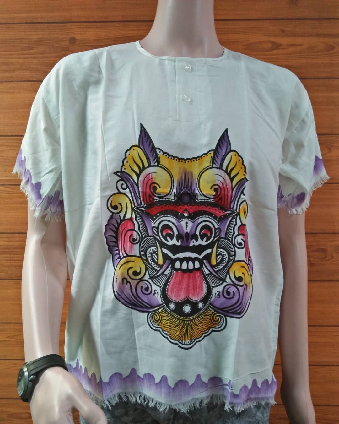 Detail Gambar Lukisan Baju Kaos Batik Nomer 32