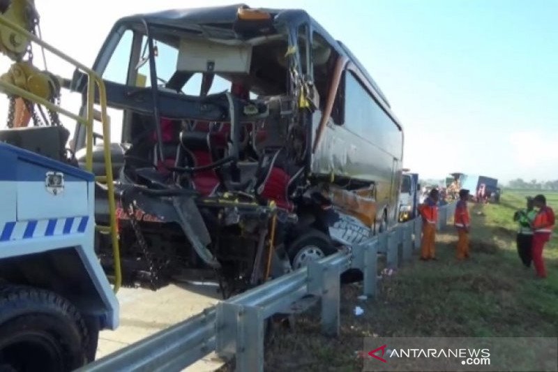 Detail Gambar Lukisan Bus Subur Jaya Nomer 53