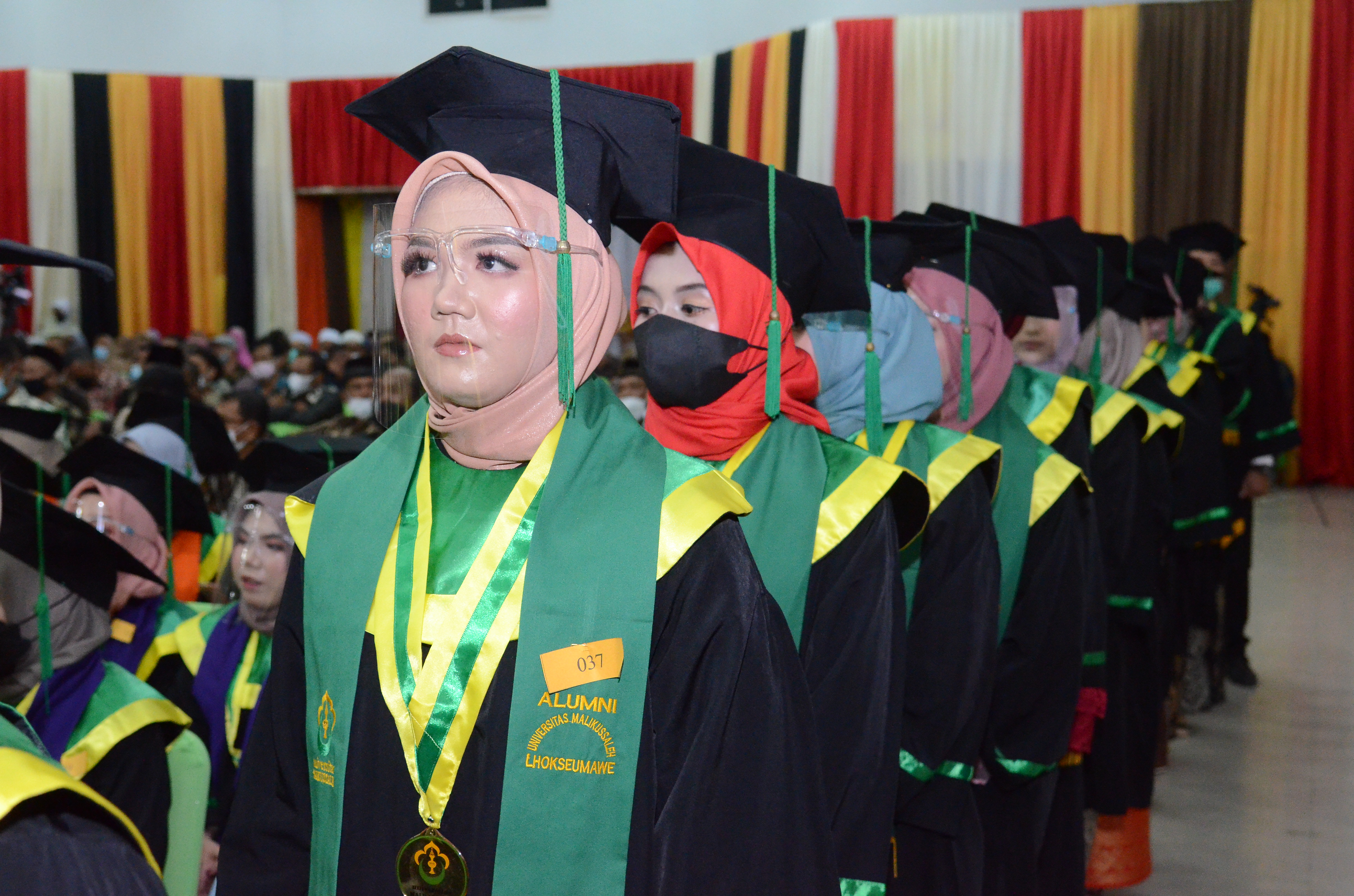 Detail Gambar Mahasiswa Wisuda Nomer 4