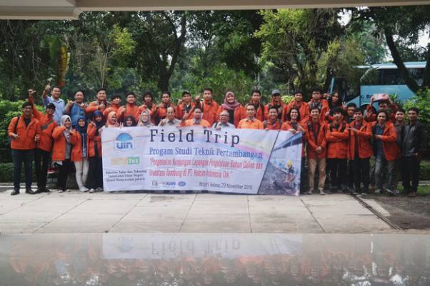 Detail Contoh Spanduk Field Trip Nomer 3