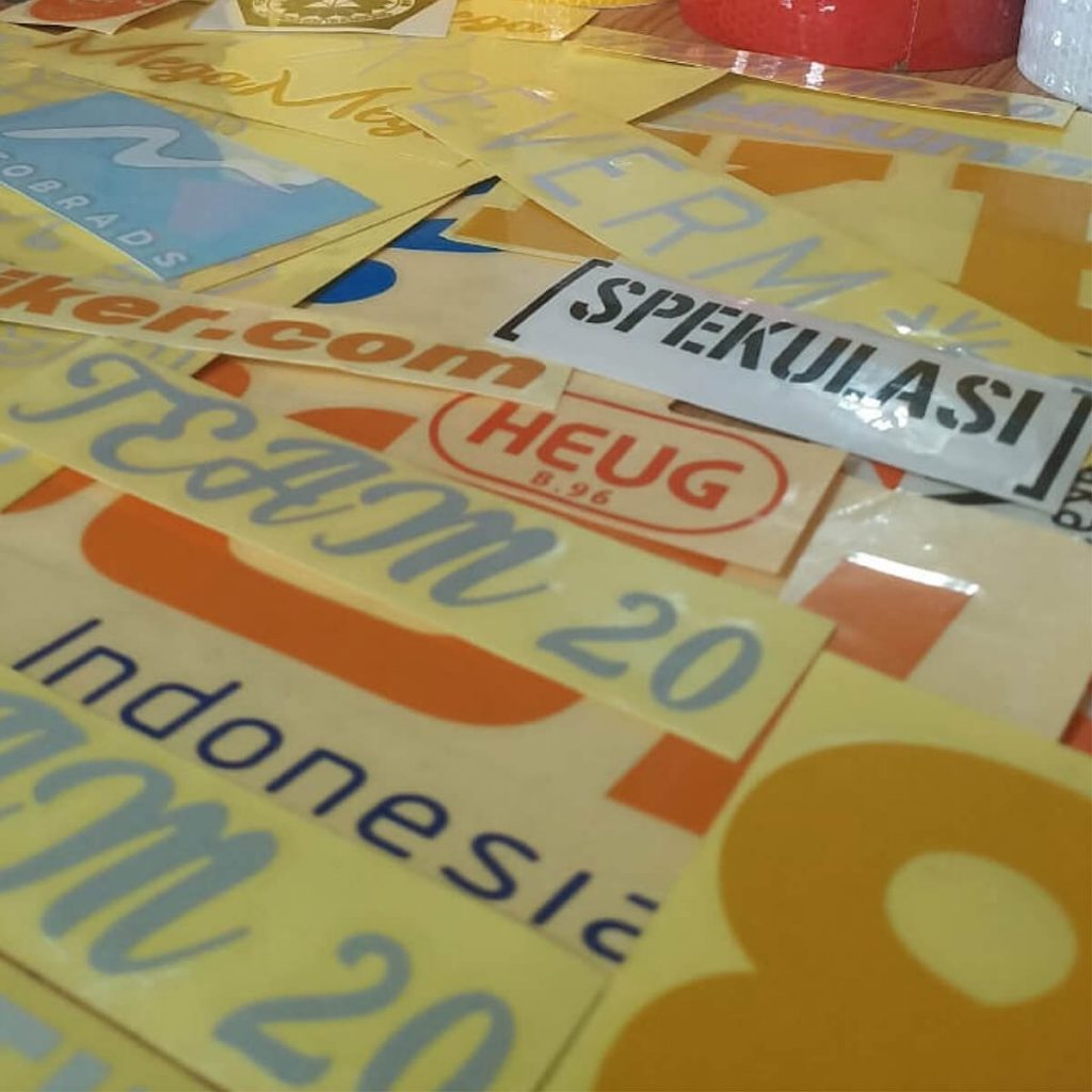 Detail Contoh Stiker Nama Keren Nomer 44