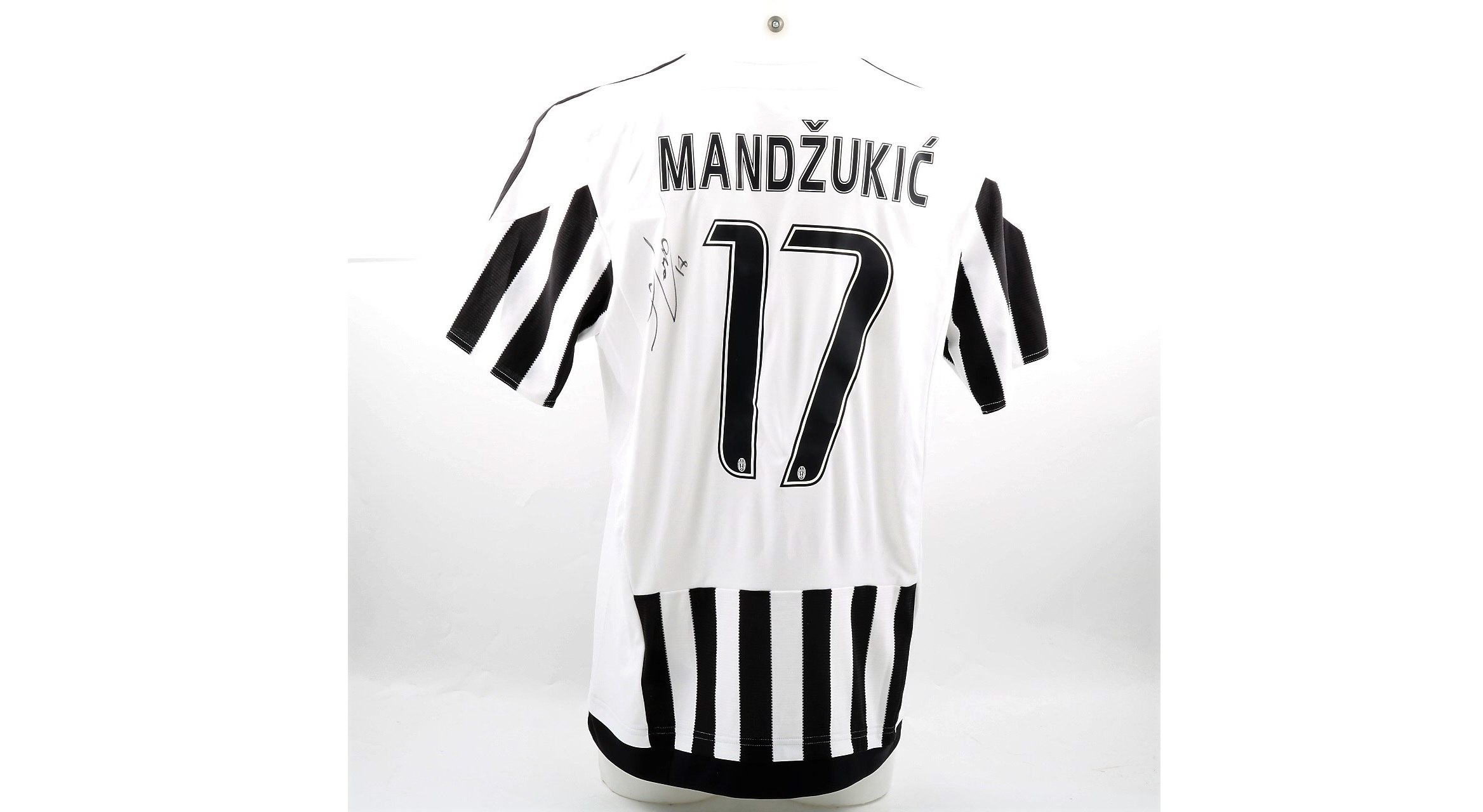 Detail Mandzukic Juventus Shirt Nomer 4