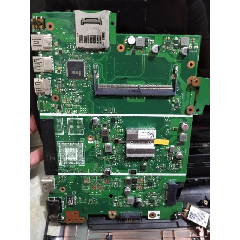 Detail Gambar Mainboard Laptop Nomer 9