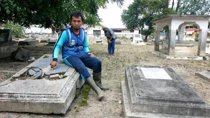 Detail Gambar Makam Belanda Nomer 15