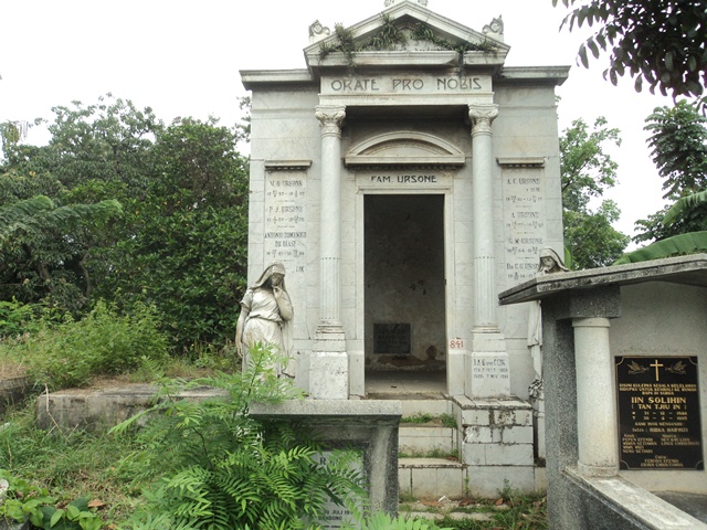 Detail Gambar Makam Belanda Nomer 44