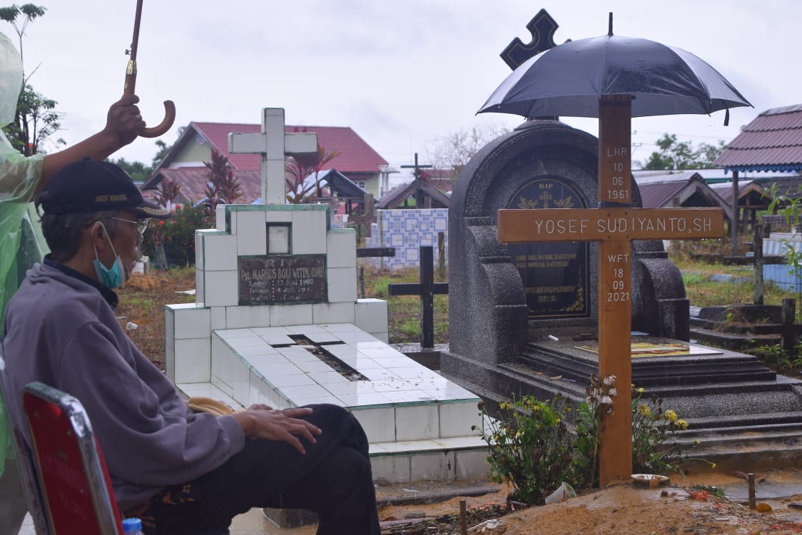 Detail Gambar Makam Katolik Nomer 48