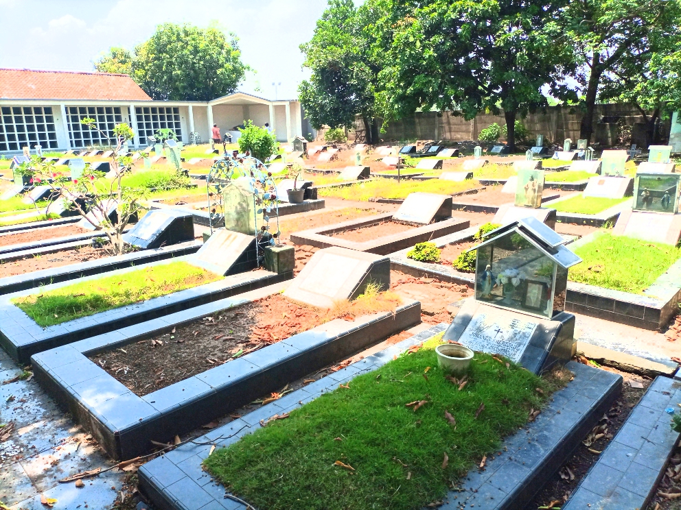 Detail Gambar Makam Katolik Nomer 54