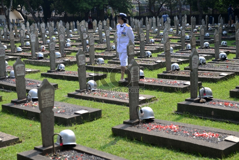 Detail Gambar Makam Pahlawan Nomer 14