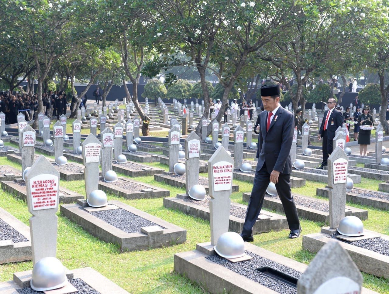 Detail Gambar Makam Pahlawan Nomer 25