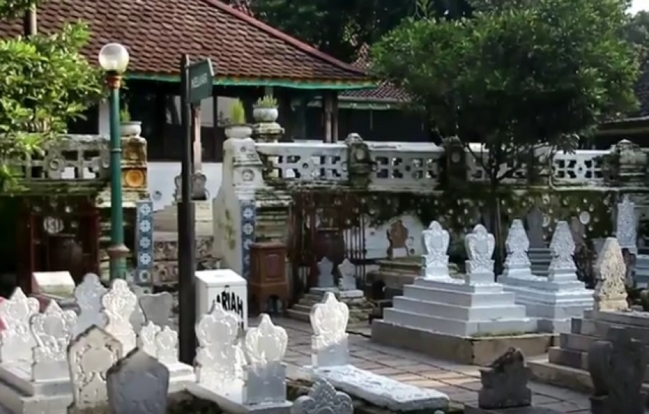 Detail Gambar Makam Sunan Nomer 13