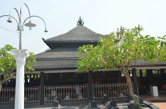 Detail Gambar Makam Sunan Nomer 7