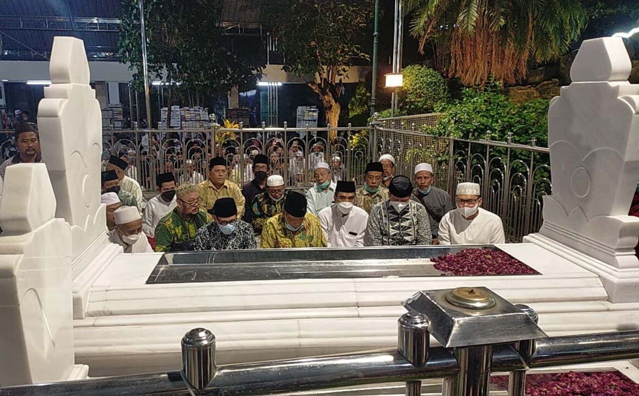 Download Gambar Makam Sunan Ampel Nomer 13