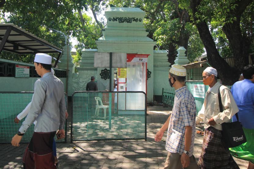 Detail Gambar Makam Sunan Ampel Nomer 26