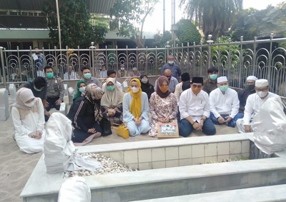 Detail Gambar Makam Sunan Ampel Nomer 5