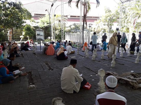 Detail Gambar Makam Sunan Ampel Nomer 47