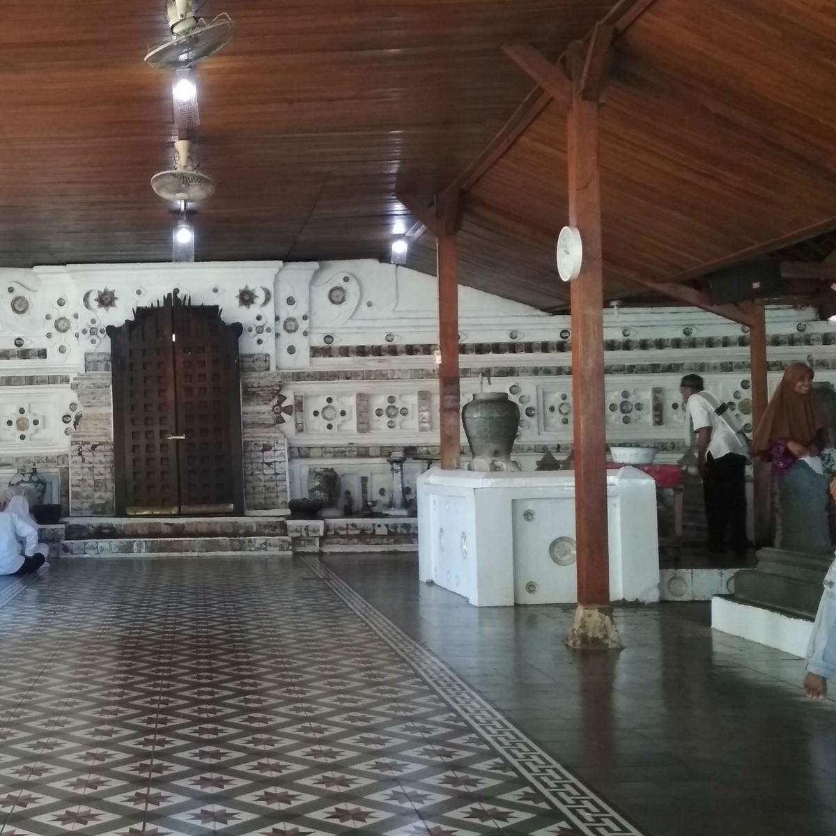 Gambar Makam Sunan Gunung Jati - KibrisPDR