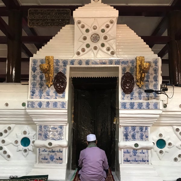 Detail Gambar Makam Sunan Gunung Jati Nomer 18